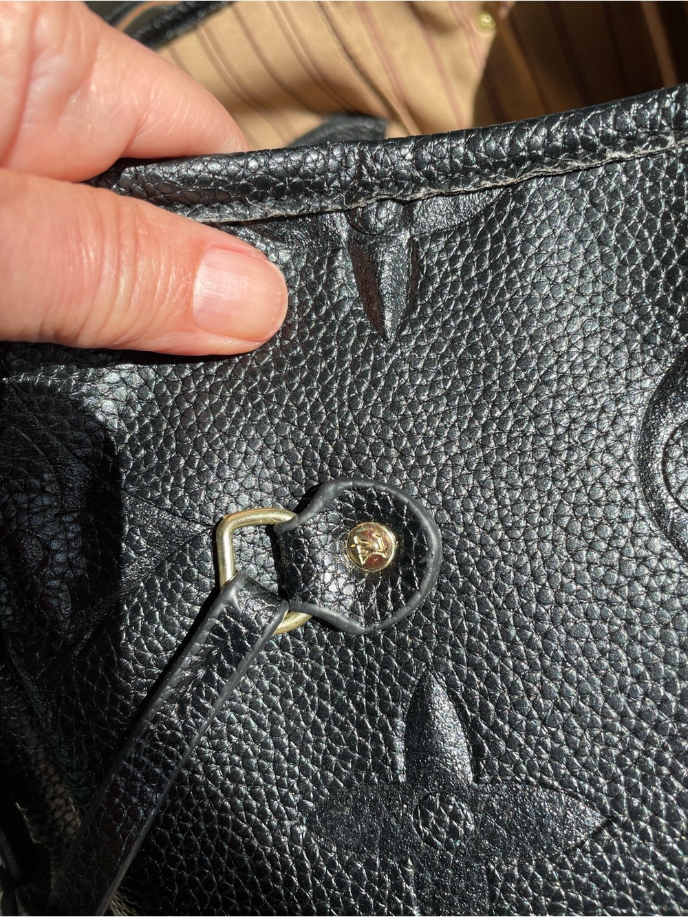 Large black tote/handbag.   Signs of use - Picture 6 of 14
